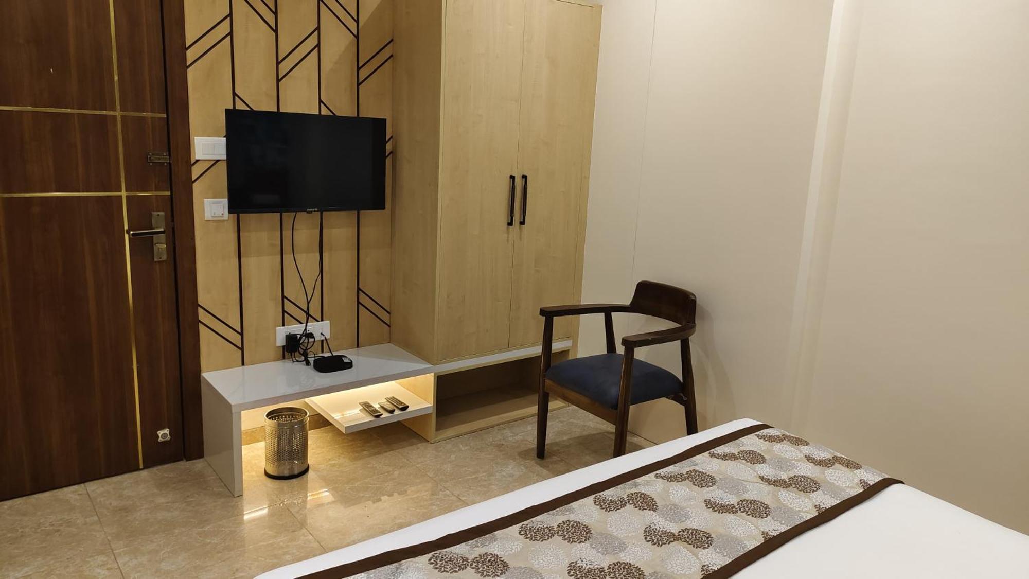Hotel Suvarnam Residency Ahmednagar Exterior foto